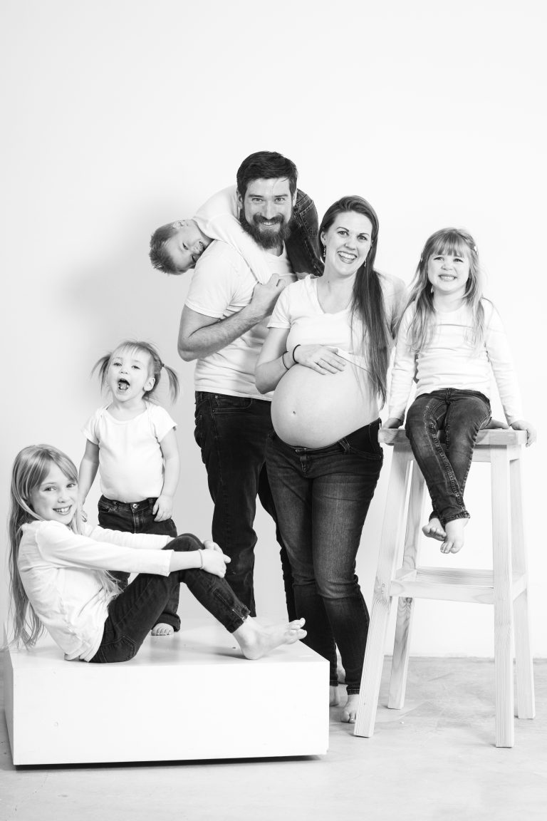 family pregnancy portrait